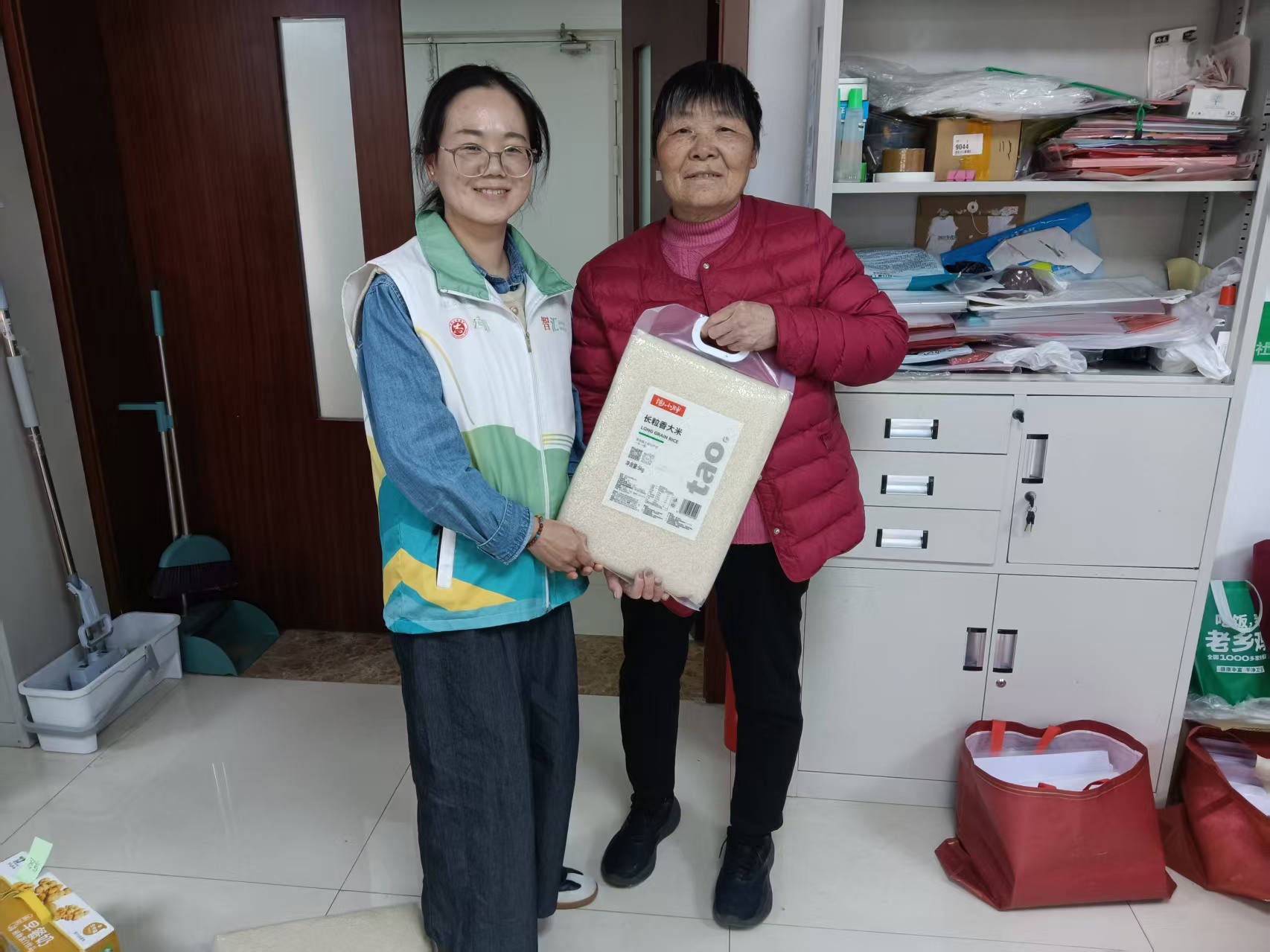 宿城区五社联动府前社区开展“微爱同行，情满府前”活动